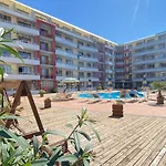 Bratanov Plaza Апартаменты