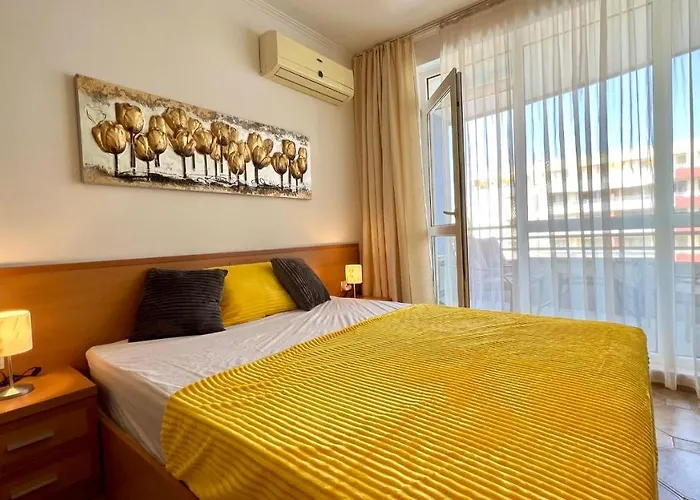 Bratanov Plaza Апартамент *