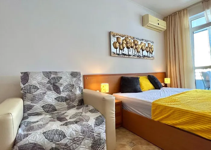 Апартамент Bratanov Plaza *